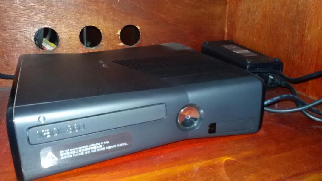 XBOX 360 with Kinect and Free 4 games (Category: Xbox) located in Manila. Submitted by parkleeminsong (Listing ID 259387182, Image 1). Description: Slightly used. This product comes with 4 games (see photo) amounting to 8000 pesos. Get it all free... XBOX 360 bundle all for 8000 pesos. Perfect as a christmas gift to your child, pamangkin, or even to your boyfriend. Issue - THE LEFT BUTTON OF THE WIRELESS CONSOLE IS NO LONGER FUNCTIONING. YOU HAVE