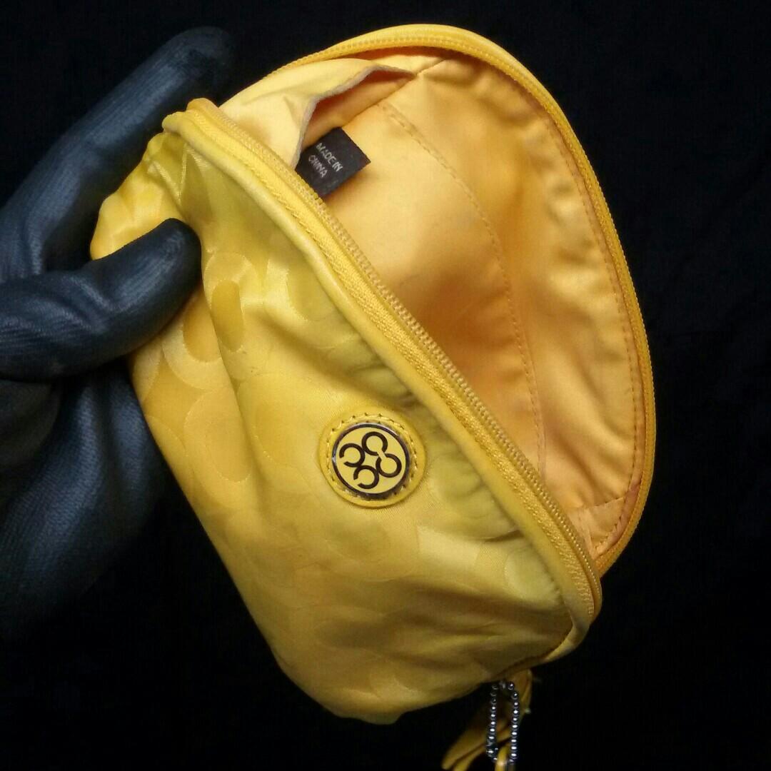 Authentic Coach, Women's Fashion, Bags & Wallets, Clutches on Carousell