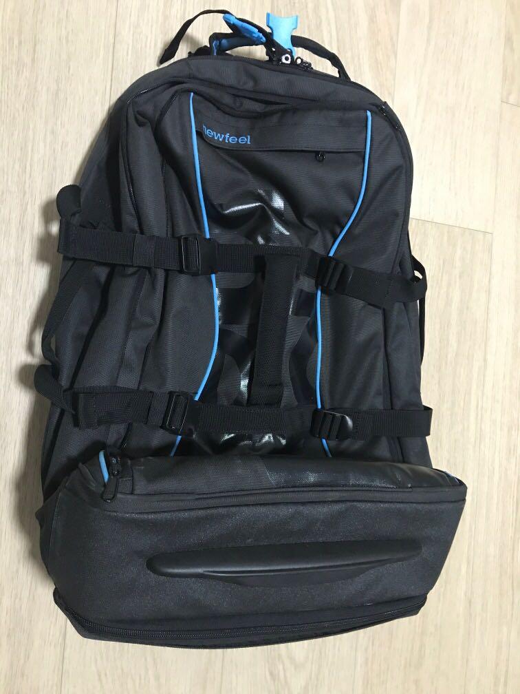 carry on duffel bag size