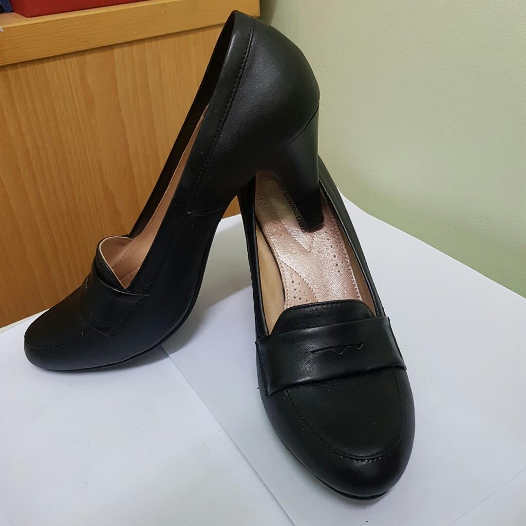Gibi black office shoes (Category: Heels) located in Manila. Submitted by cinmonjellhiney (Listing ID 259659504, Image 3). Description: Brand: Gibi Office shoes/heel Condition: used once and in very good condition. Meet-up: BGC, Glorietta, Landmark, Greenbelt Shipping: fee to be shouldered by buyer via LBC or j&t. Shipping items every Saturday only. Buyer may opt for grab express but must inform at least 2 days before so I can prepare item.