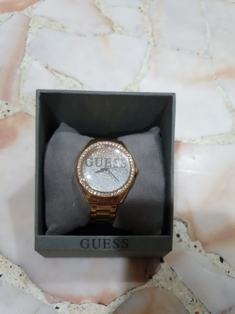 W0987l3 on sale guess watch