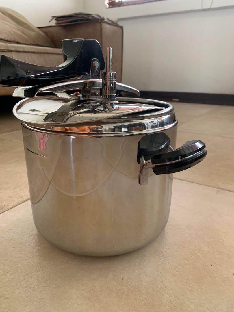 Lagostina Pressure Cooker (made in Italy), TV & Home Appliances