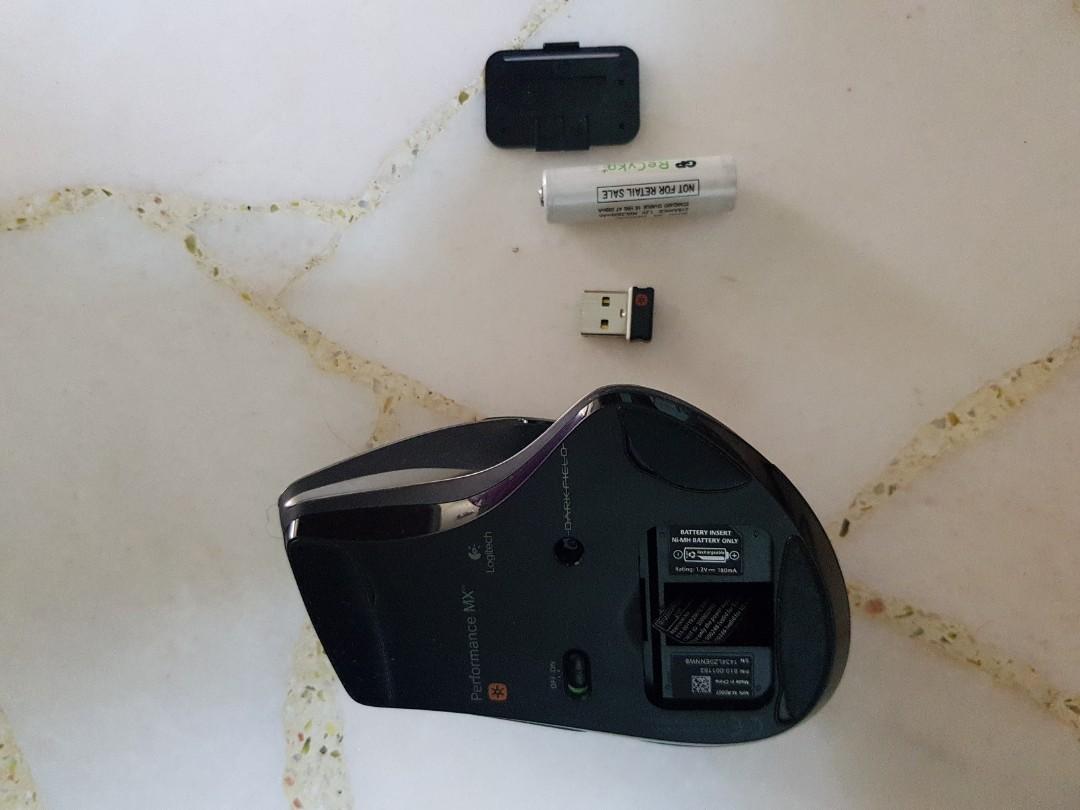 Logitech Performance MX mouse (Category: Mouse & Mousepads) located in Singapore. Submitted by roent1168 (Listing ID 259544446, Image 3). Description: Retail price sgd225. Working well. Looks like new. Rechargeable, able to be used as wired and wireless..
