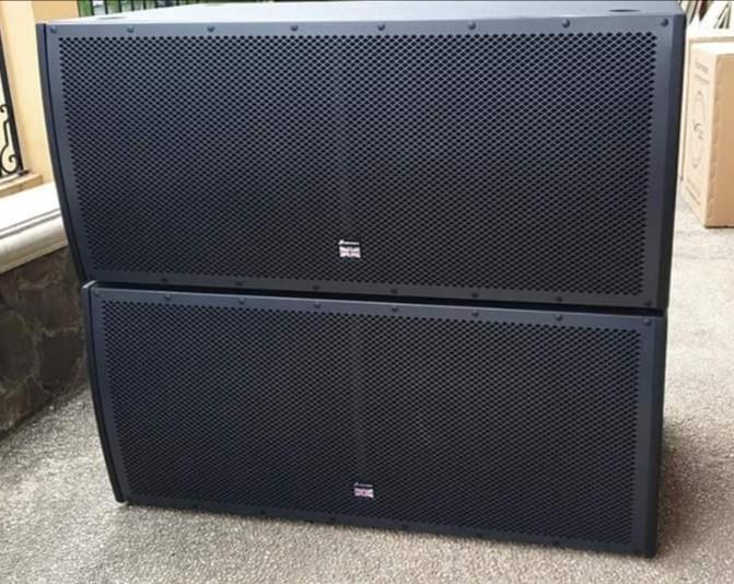 Studiomaster dual 18 Active subwoofer 