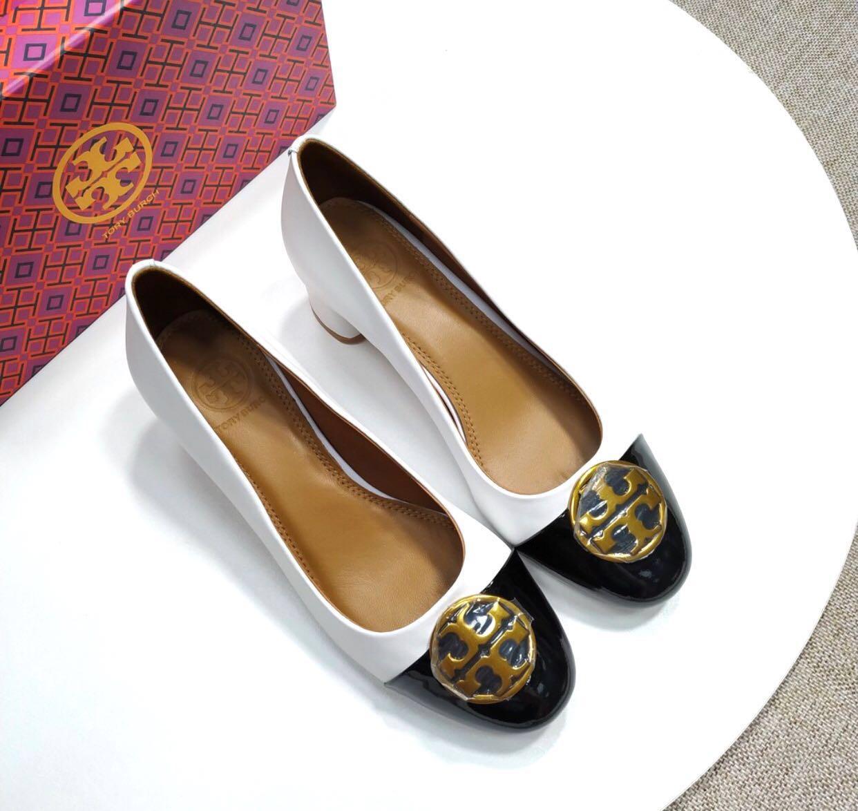 tory burch chelsea cap toe pump