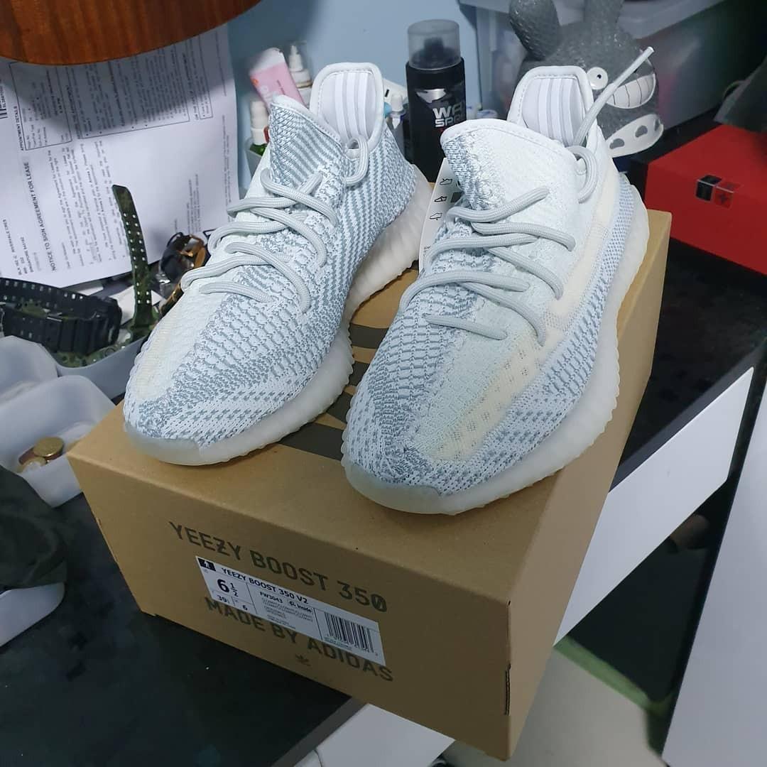 US 6.5 Bae size rarest Yezzy 350 cloud white