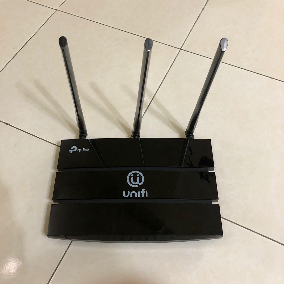 Wireless Router (Category: Networking) located in Kuala Lumpur. Submitted by cool_head (Listing ID 259545913, Image 1). Description: TM wireless router AC1200 TPLink Used for 1 week only.