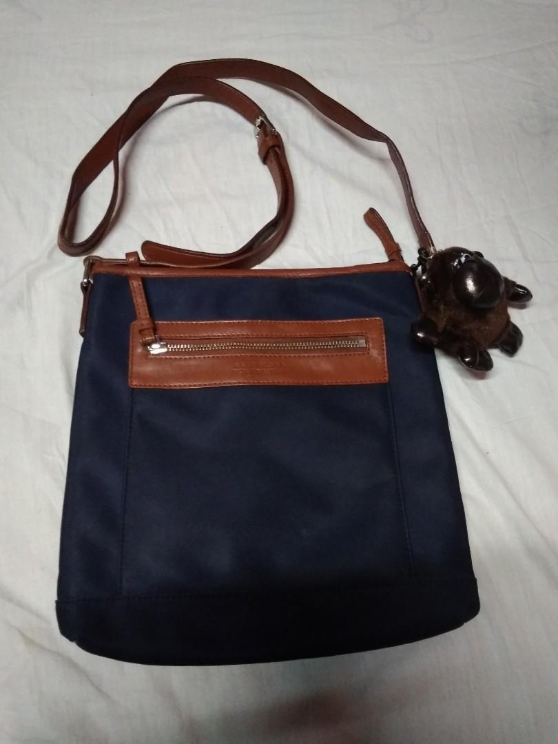 American Tourister sling bag (Category: Sling Bags) located in Manila. Submitted by kenneth070903 (Listing ID 259815137, Image 2). Description: American tourister sling bag, given as a gift from Dubai..