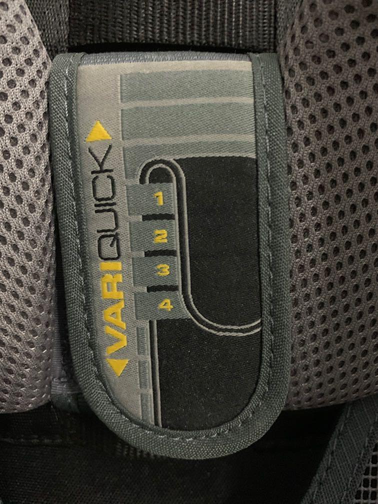Backpack (Category: Hiking & Camping) located in Singapore. Submitted by agape_r (Listing ID 259824053, Image 5). Description: Used only once. Already washed. As good as new. It comes with raincover. Very good back support and net backing. .