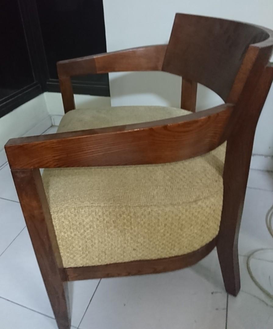 Chairs (Category: Chairs) located in Singapore. Submitted by bluesatan (Listing ID 259354549, Image 1). Description: Price stated per chair/table, available: 1) Wooden Cushioned Chair x02 $70 each 2) Black Office Chairs x04; $40 each 3) Leather Dining Table Chairs x 08; $50 each, take all 8 for $400.