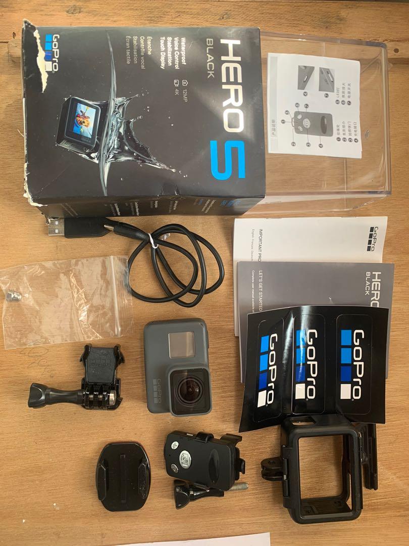 GoPro Hero5 (Category: Gimbals & Stabilizers ) located in Paranaque City. Submitted by myskyeee (Listing ID 259781338, Image 2). Description: Used but not abuse With charger Once lang nagamit nun nagpalawan lang the rest of other travels is phone ang gamit. Almost new.