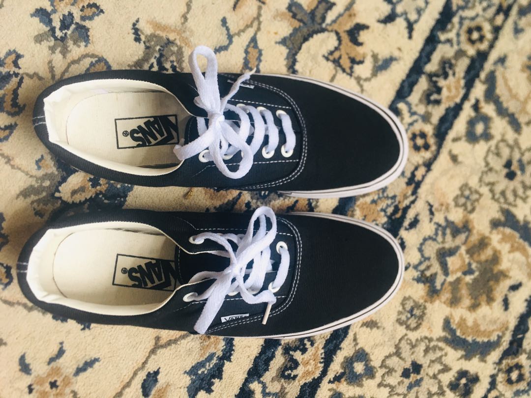 Kasut vans, Men's Fashion, Footwear, Sneakers on Carousell