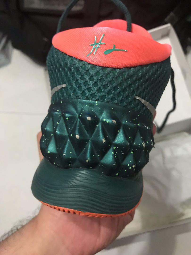 Kyrie 1 Flytrap (Category: Sneakers) located in Singapore. Submitted by livefromthegarden (Listing ID 247216893, Image 5). Description: Hey y’all! I’ve got a used pair of Kyrie 1s and that’s a bit rare to come across these days. The condition is around 8/10 Comes with OG box and extra laces. Open to negotiations so hit me up :).