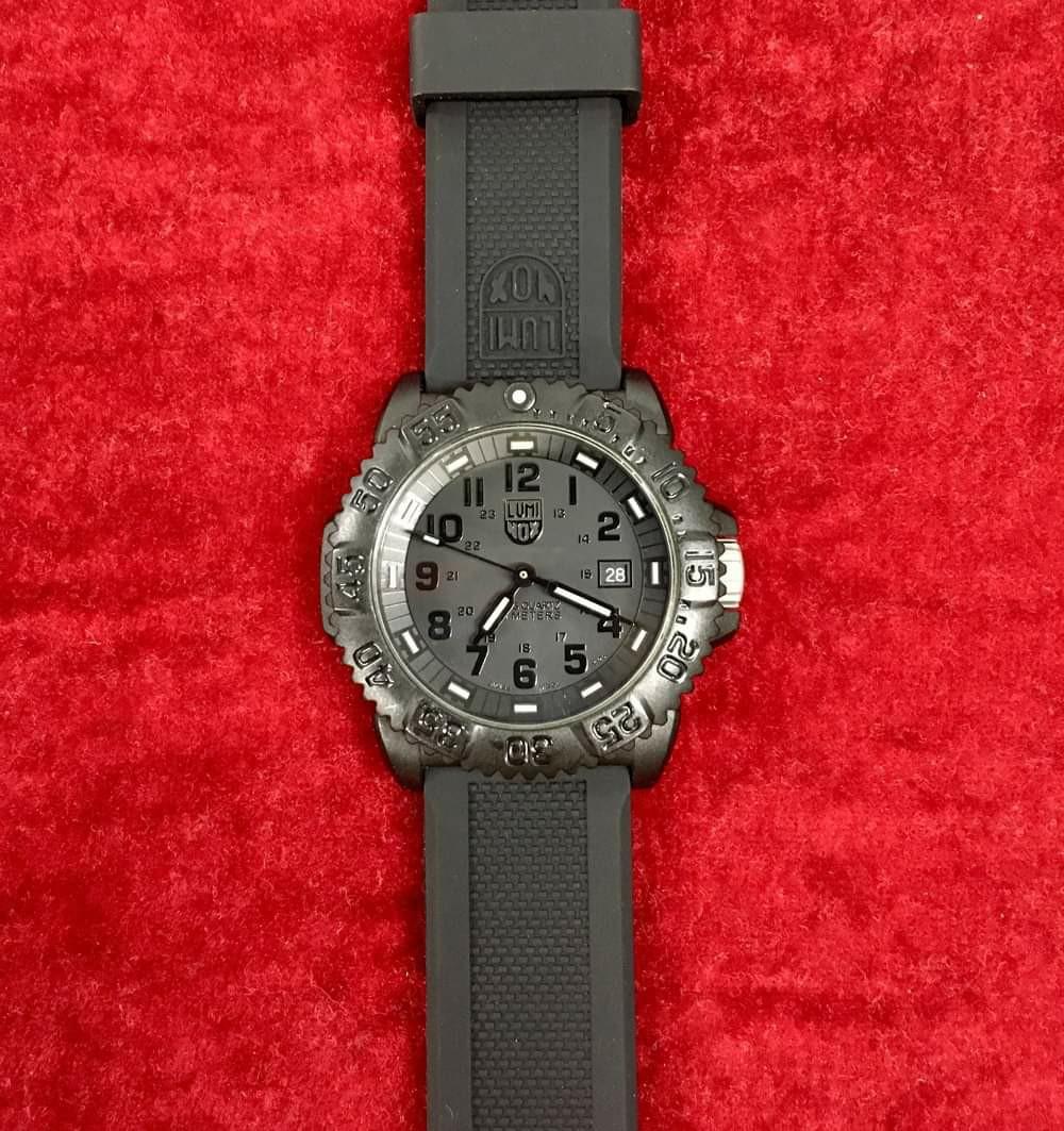 luminox black watch