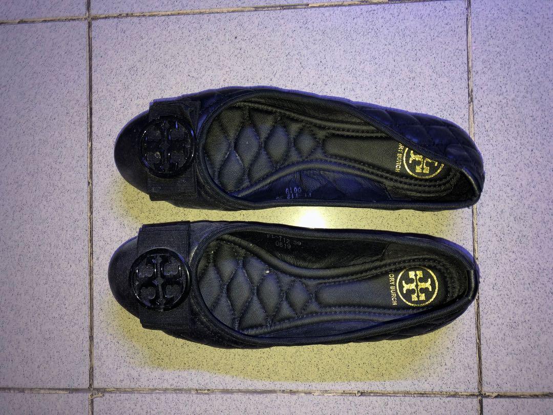 Tory Burch Inspired Flats (Category: Flats & Sandals) located in Muntinlupa City. Submitted by labellaizzy (Listing ID 259759247, Image 1). Description: Used once Rfs: dont like the color.