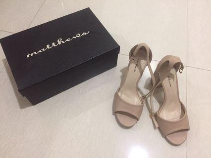 For sale! Matthews (Size 7 ) 3 inches heels