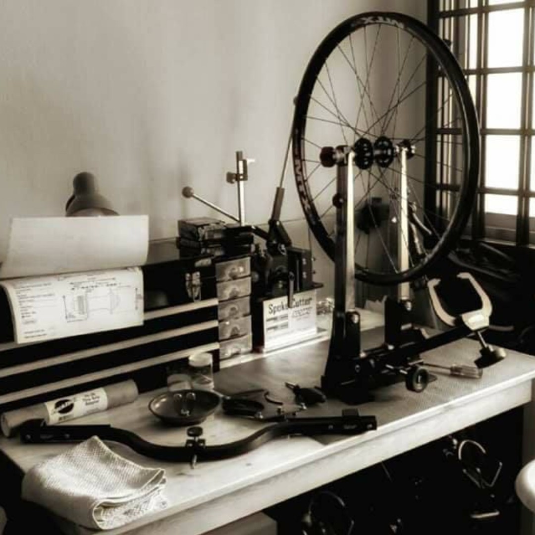bicycle wheel building machine