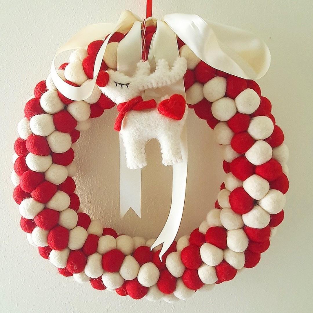 Felt Ball Christmas Wreath Decoration Red And White Furniture