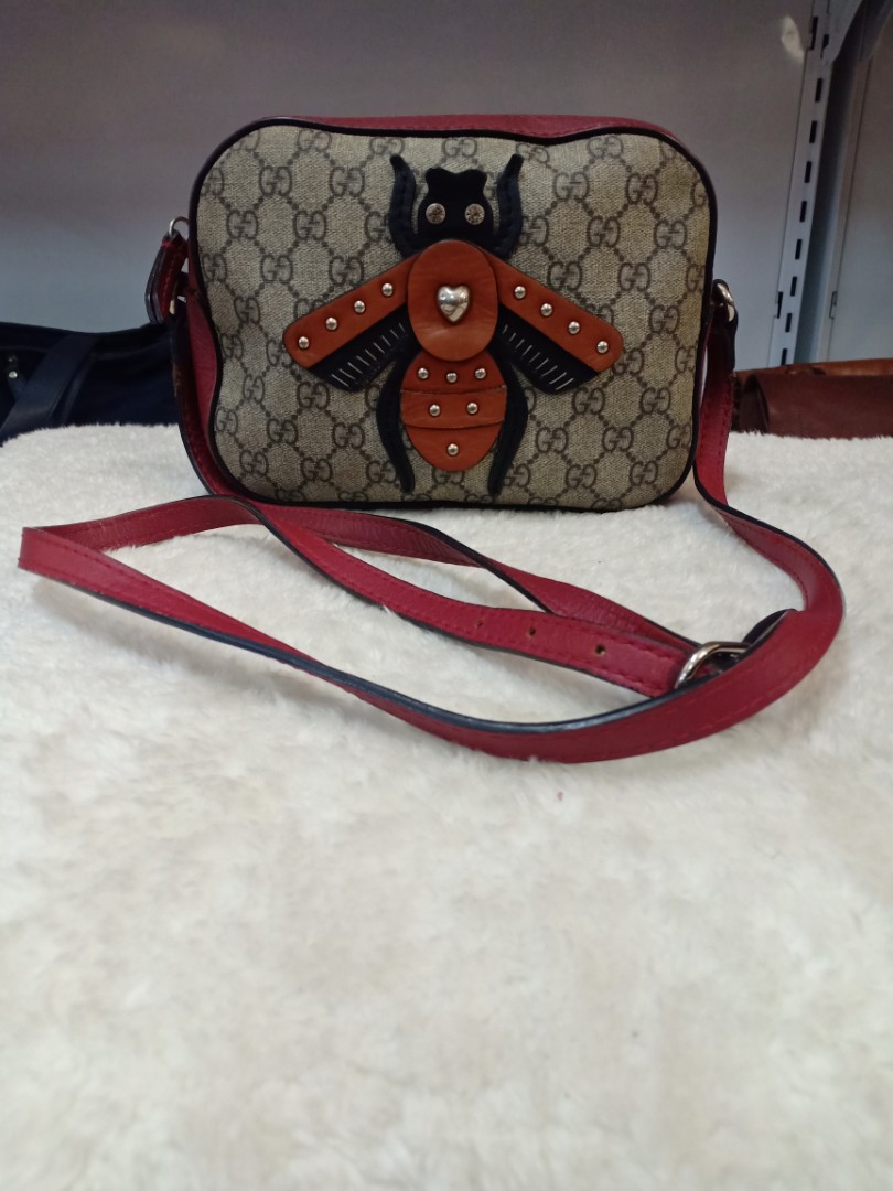 Gucci bee sling discount bag