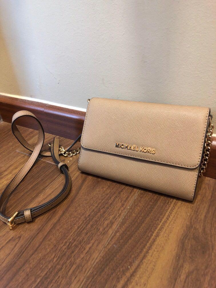 michael kors beige wallet