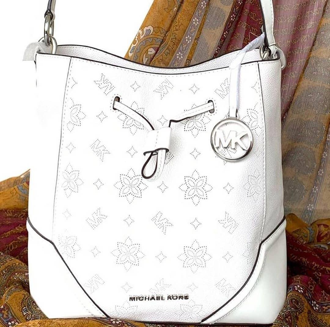 Michael Kors Nicole Large Bucket Bag Optic White 25 28 15 Barang Mewah Tas Dompet di Carousell