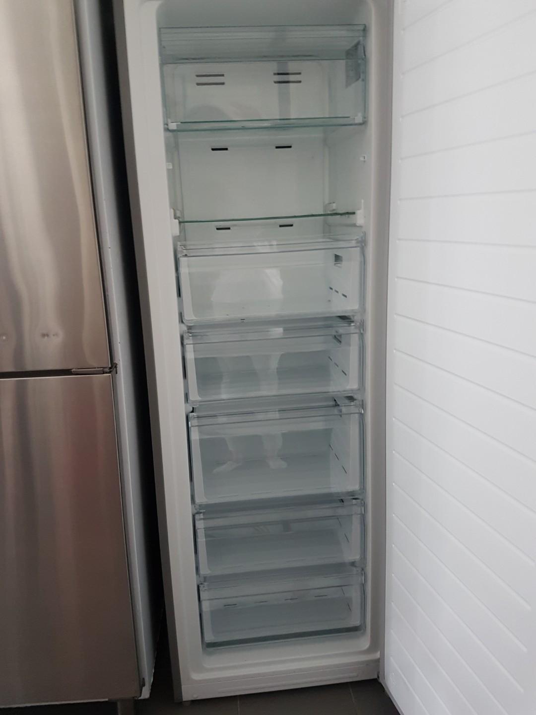 Second hand outlet upright freezer