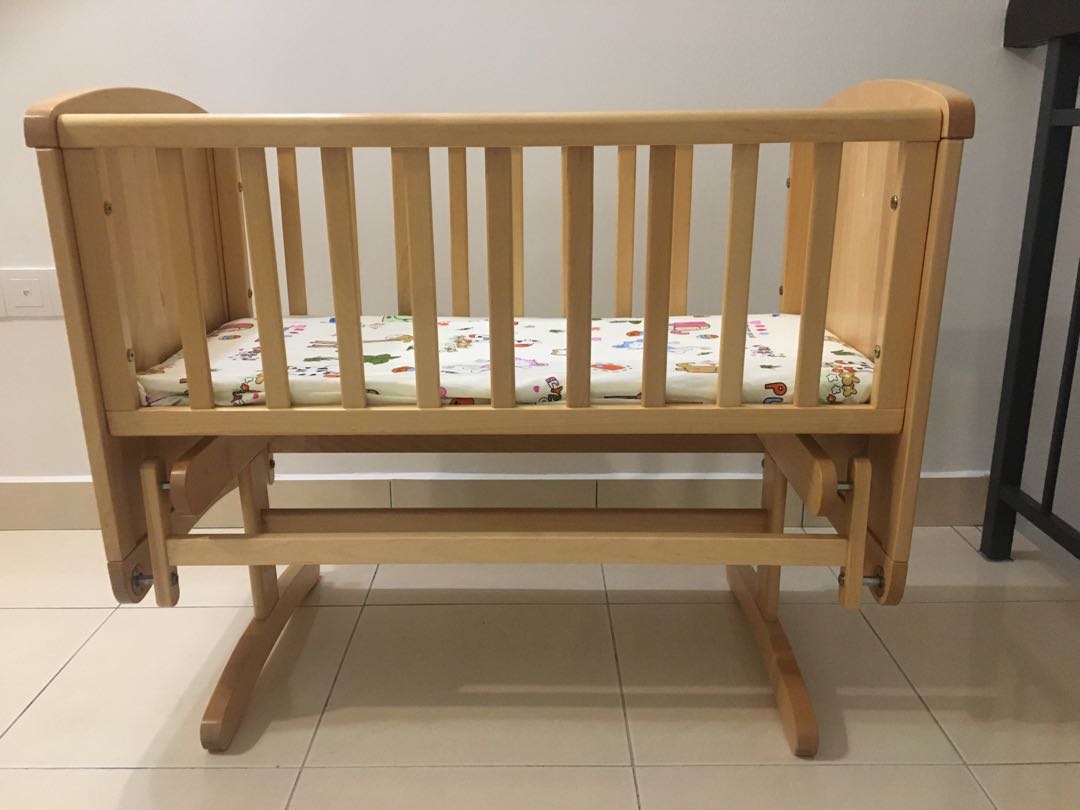 Gliding clearance crib mattress