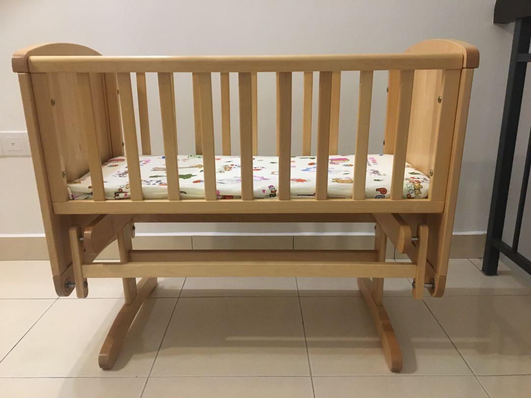 Saplings glider crib 2025