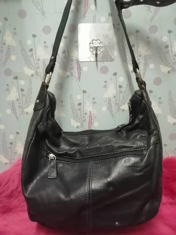 Stone Mountain Leather Wristlet - Bags & Luggage - Livonia, Michigan |  Facebook Marketplace | Facebook