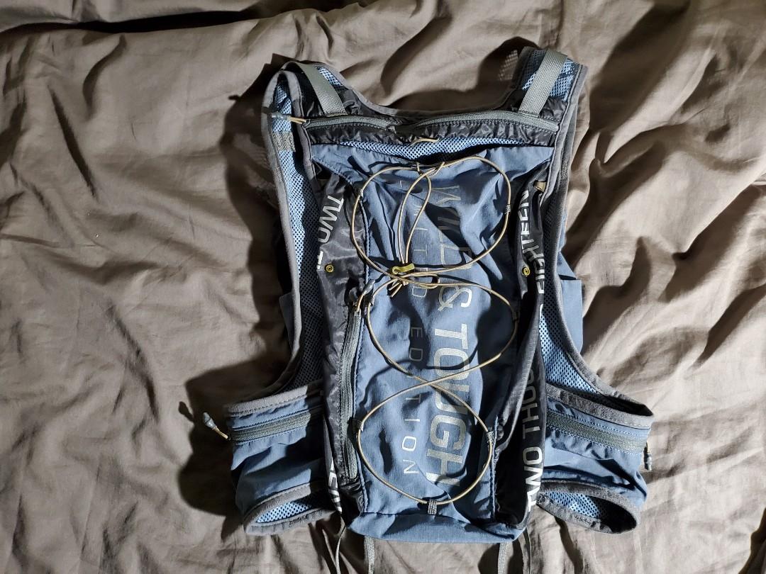 Ultimate Direction Hardrocker 2018 Vest, size M, 男裝, 外套及戶外