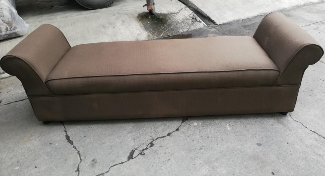 Cleopatra / DIVAN (Category: Sofas) located in San Pablo. Submitted by minavillanueva787 (Listing ID 260083532, Image 1). Description: Size available 48-60-72 inches Pure foam inside Pwede pa po pumili ng ibang color Sure na matibay direct pagawaan po kami.