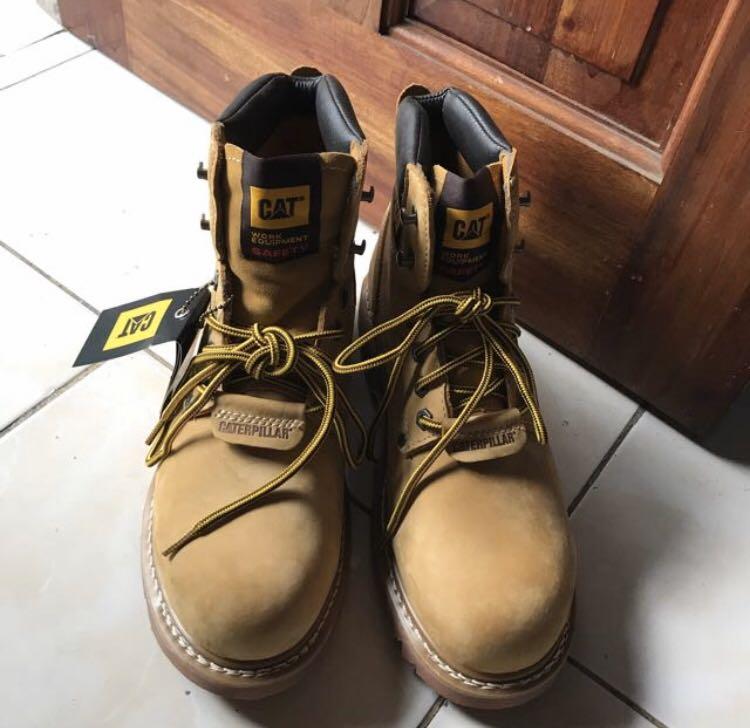 Original Caterpillar Safety Shoes from Oman, Men's Fashion, Footwear