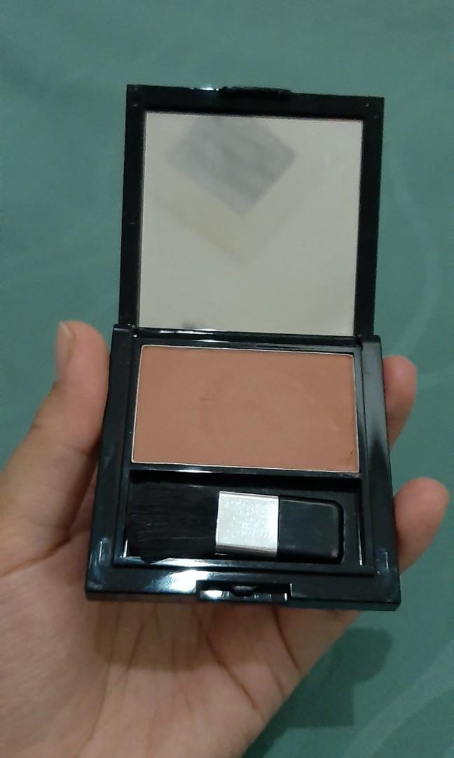 Revlon Naturally Glamorous Blush On Naturally Nude No 37 Kesehatan Kecantikan Rias Wajah Di Carousell
