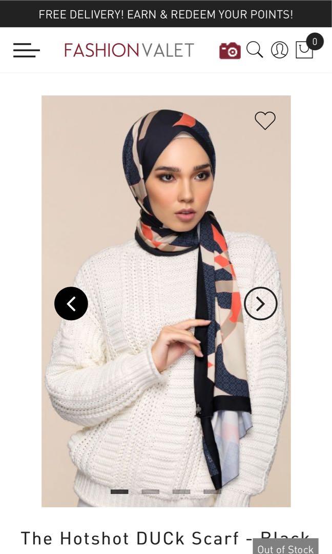 Hotshot duck scarves top