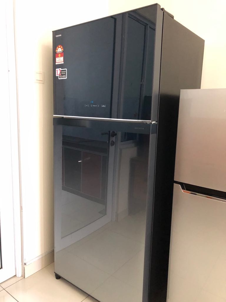 Toshiba 710l shop fridge