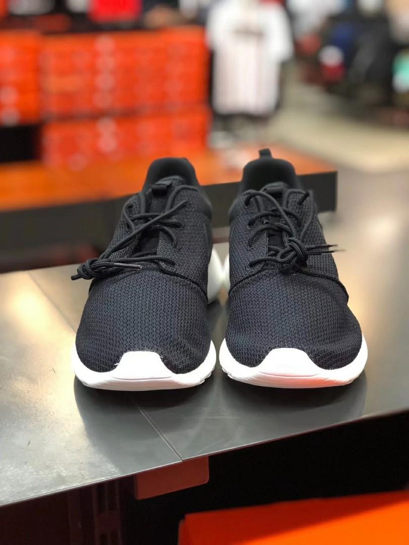Authentic roshe run clearance