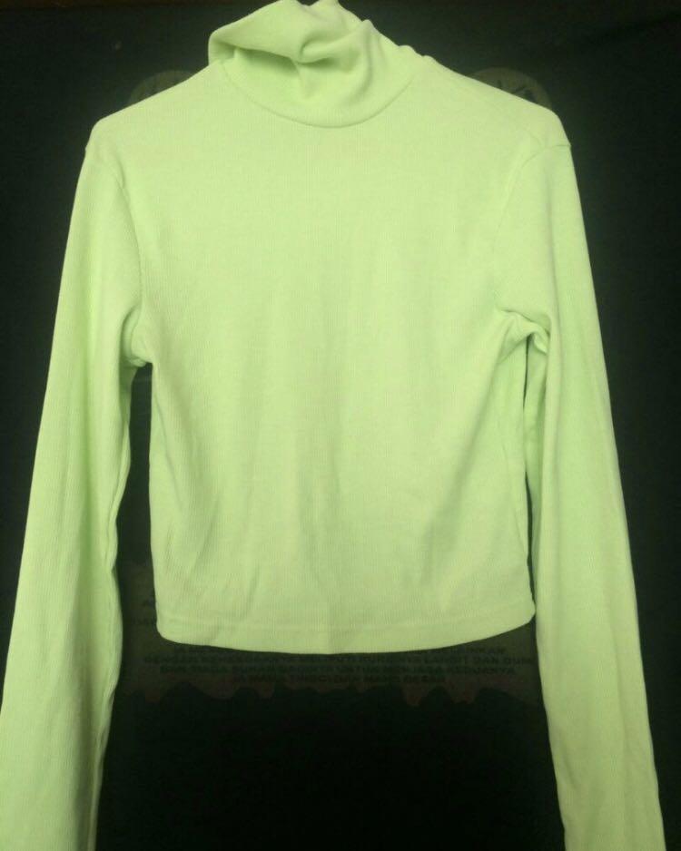 Bershka hotsell neon turtleneck