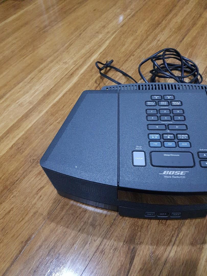 Bose Wave Radio/CD with pedestal, Audio, Portable Music Players on