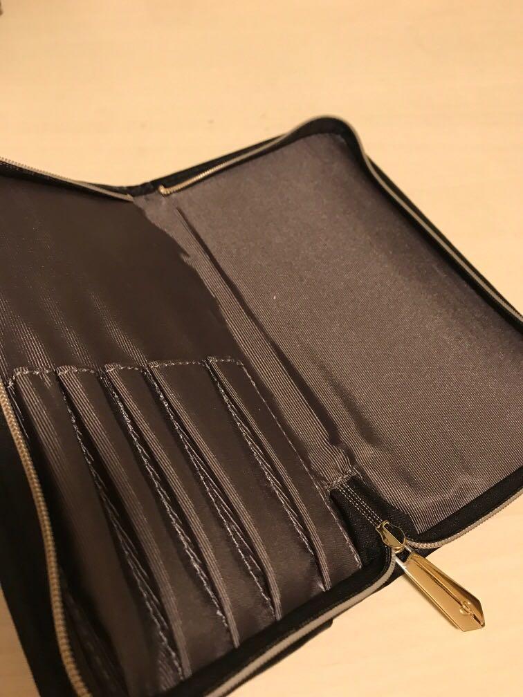 Brush case （分類：化妝品）位於 Hong Kong。 由 angelkoh 提交（商品編號 260355233，圖片 2）。簡介： 。