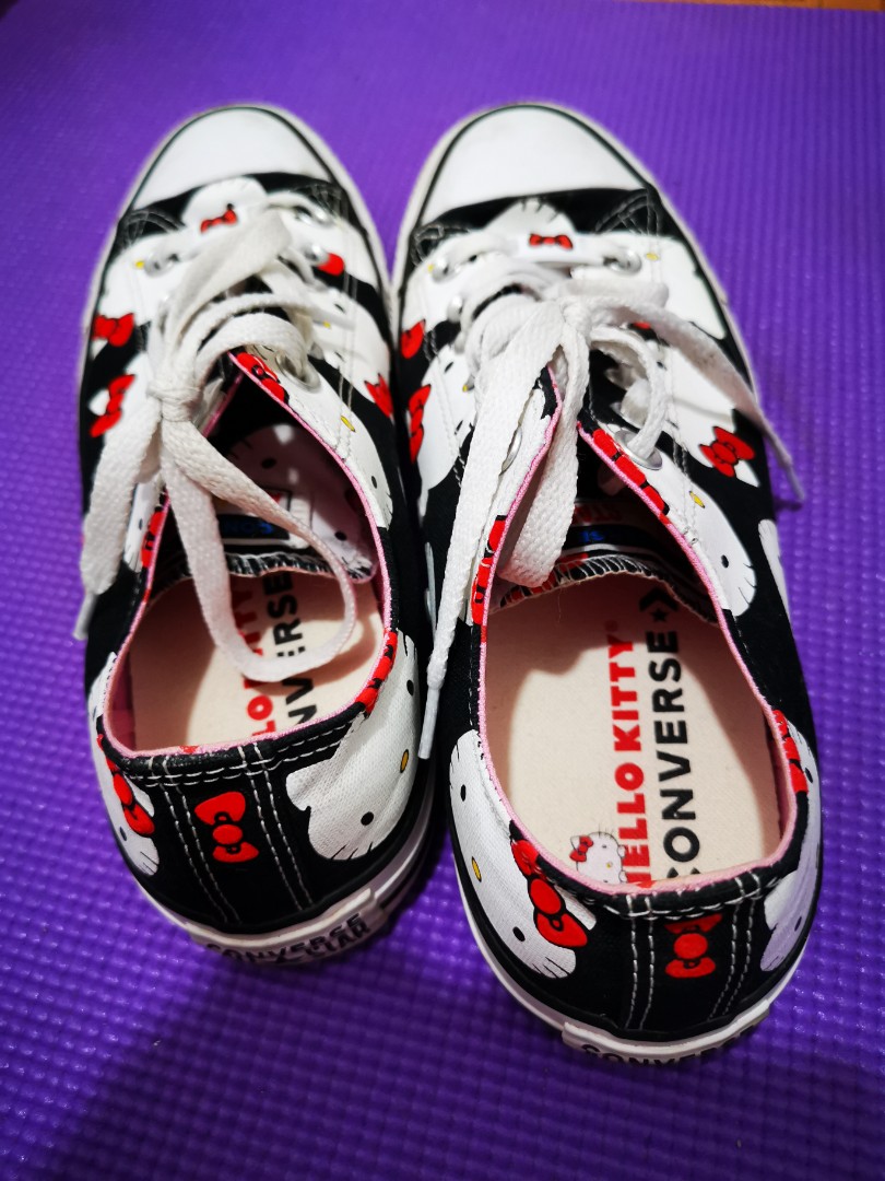 chuck taylor hello kitty