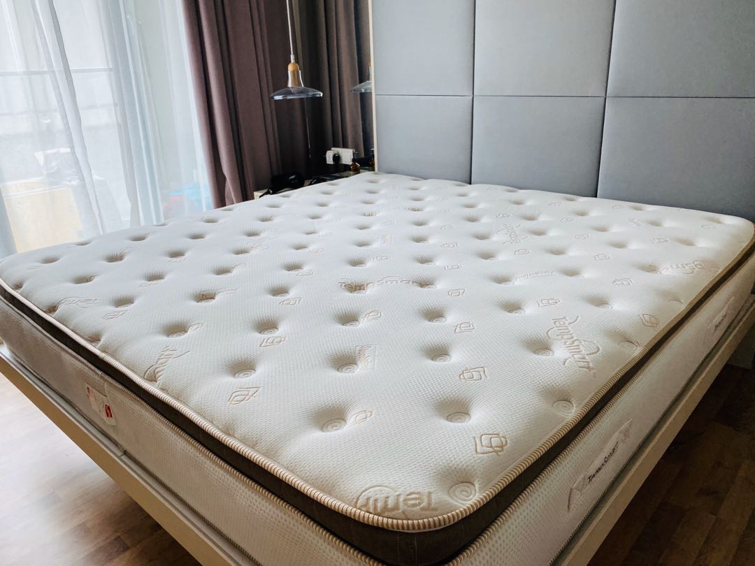 Slumberland king size shop mattress