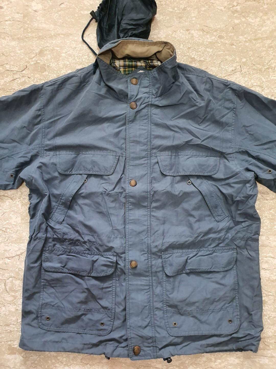 Outer jacket (Category: Coats, Jackets and Outerwear) located in Singapore. Submitted by oddeagle_860d21 (Listing ID 260235153, Image 1). Description: .