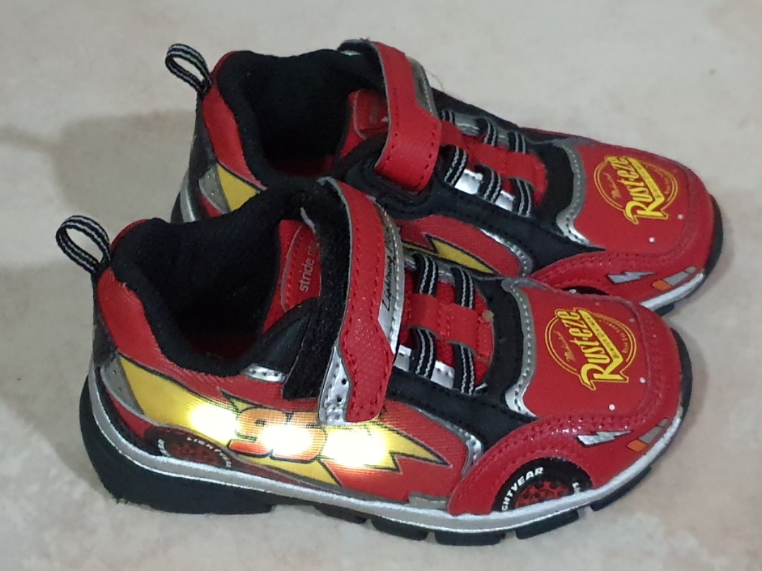 Lightning mcqueen store shoes stride rite