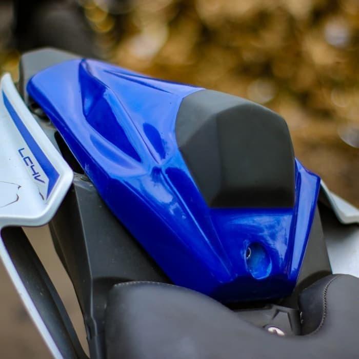r15 v3 back seat