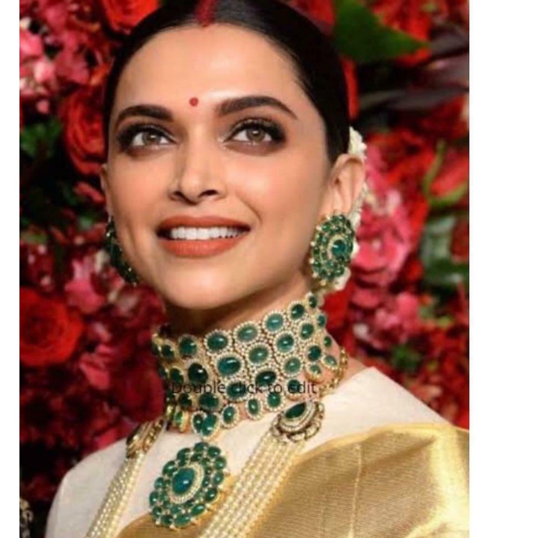 Replica Deepika Padukone Wedding Emerald Choker Necklace Set Women S Fashion Jewellery Necklaces On Carousell She is the daughter of former badminton champion prakash padukone. replica deepika padukone wedding emerald choker necklace set