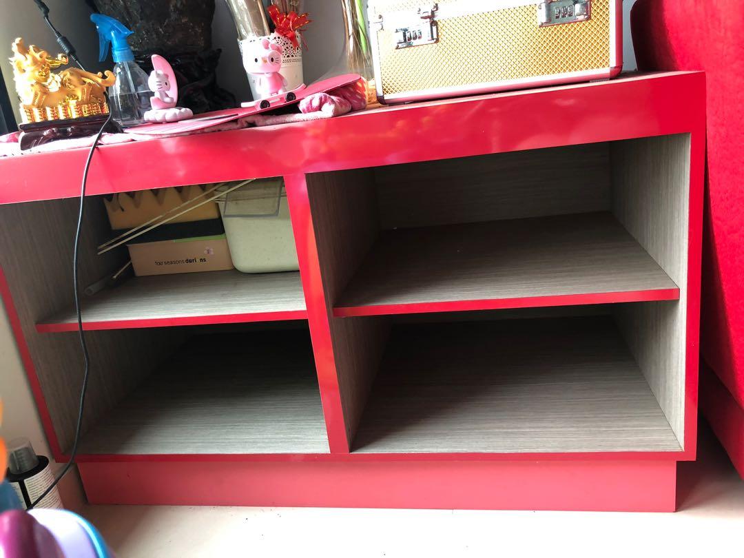 Side Table (Category: Tables & Sets) located in Singapore. Submitted by eecology (Listing ID 260275069, Image 1). Description: Self collection @ Sembawang Delivery @$30 more.