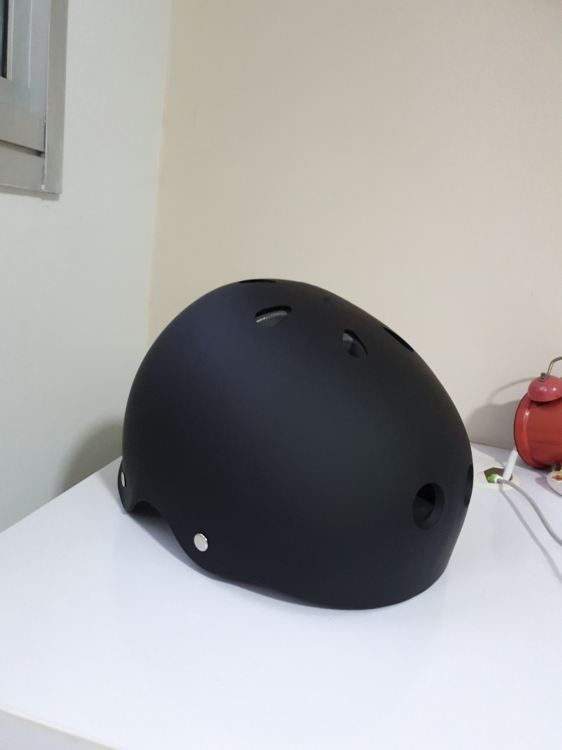 Skateboarding Helmet, Motorcycles, Motorcycle Accessories on Carousell
