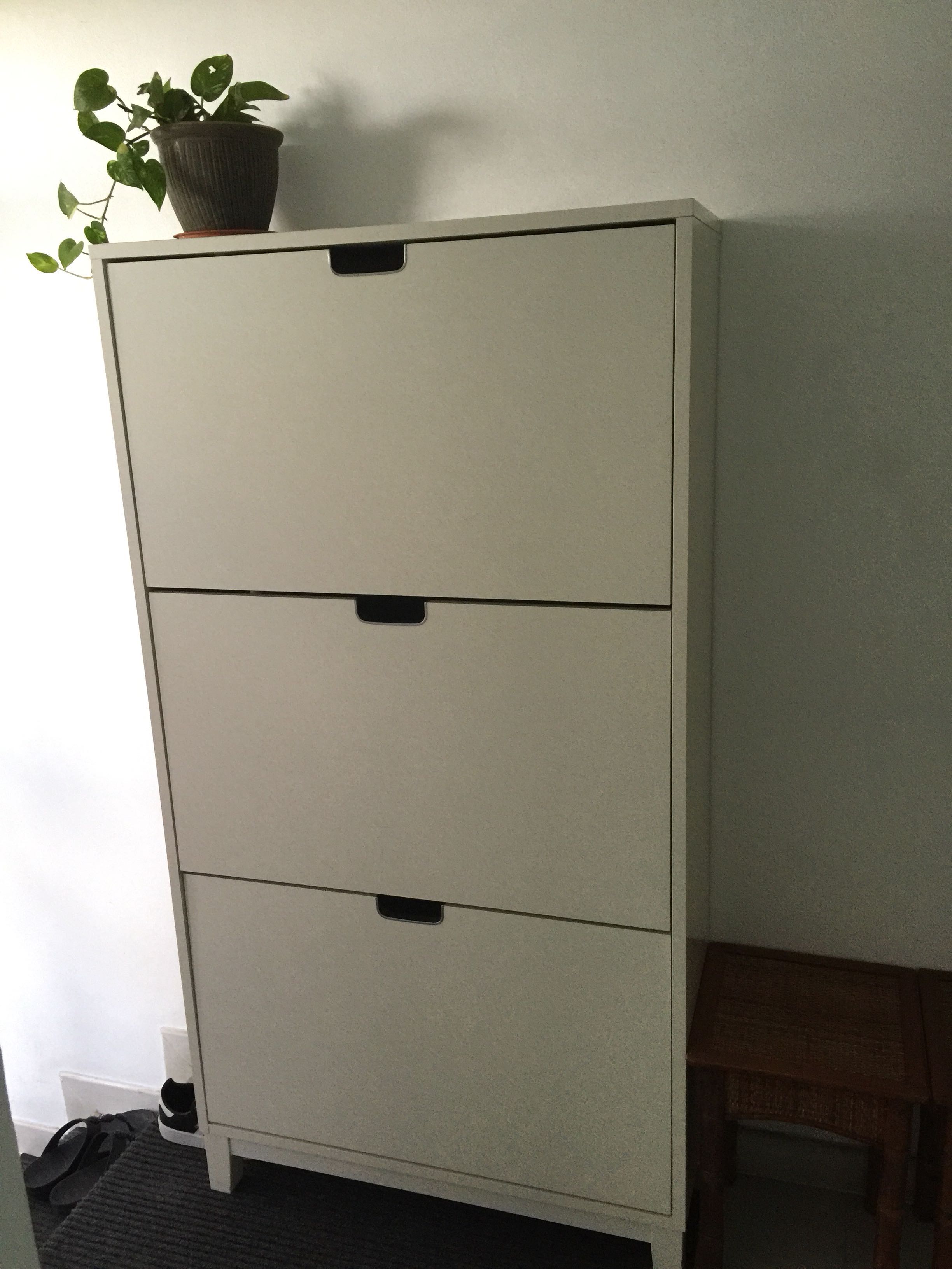Stall ikea shoe cabinet, Furniture, Shelves & Drawers on Carousell Stall ikea shoe cabinet, Furniture, Shelves & Drawers on Carousell