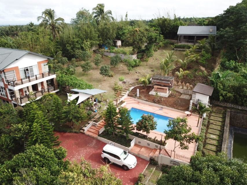 tagaytay vacation house for rent THE HILL VIEW FISHING FARM