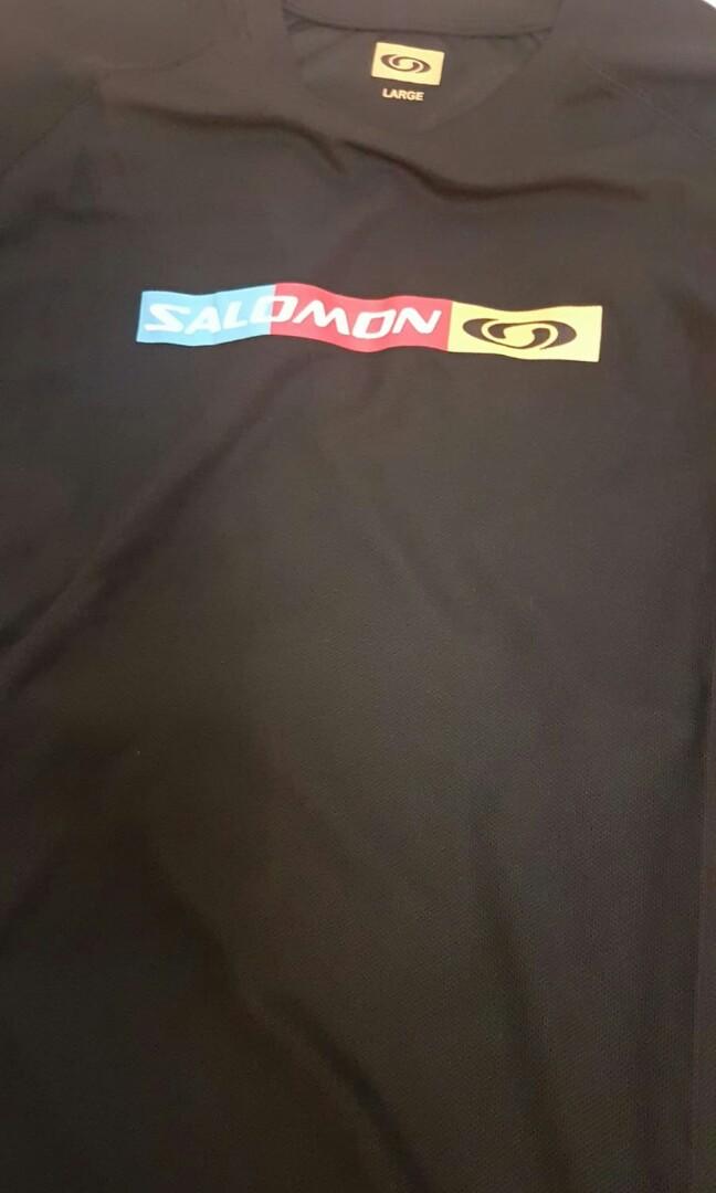 Tee （分類：T-shirt）位於 Hong Kong。 由 karen8 提交（商品編號 260246883，圖片 4）。簡介： 44/28in。